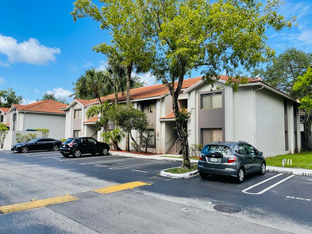3212 Coral Lake Lane